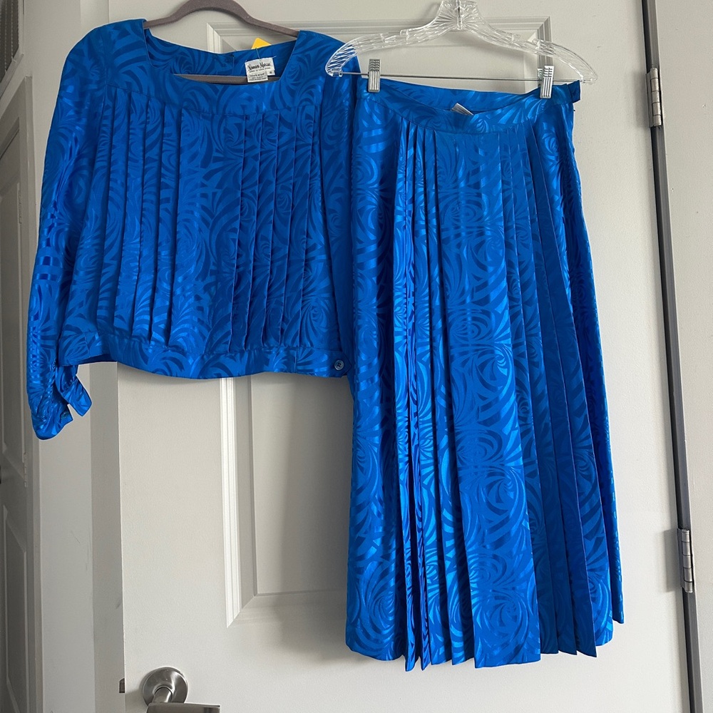 Nieman Marcus Silk Vintage Two-Piece Pleated Midi Skirt Set in Vibrant Blue
